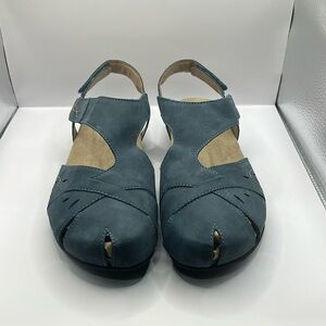 Earth Origins Birdine Sandals Women’s size 11 in Blue